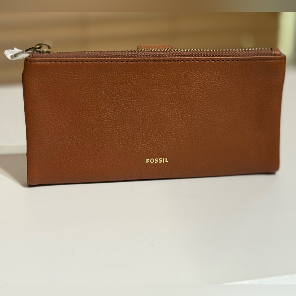 Fossil Leather Zip Wallet / Clutch Organizer NWT